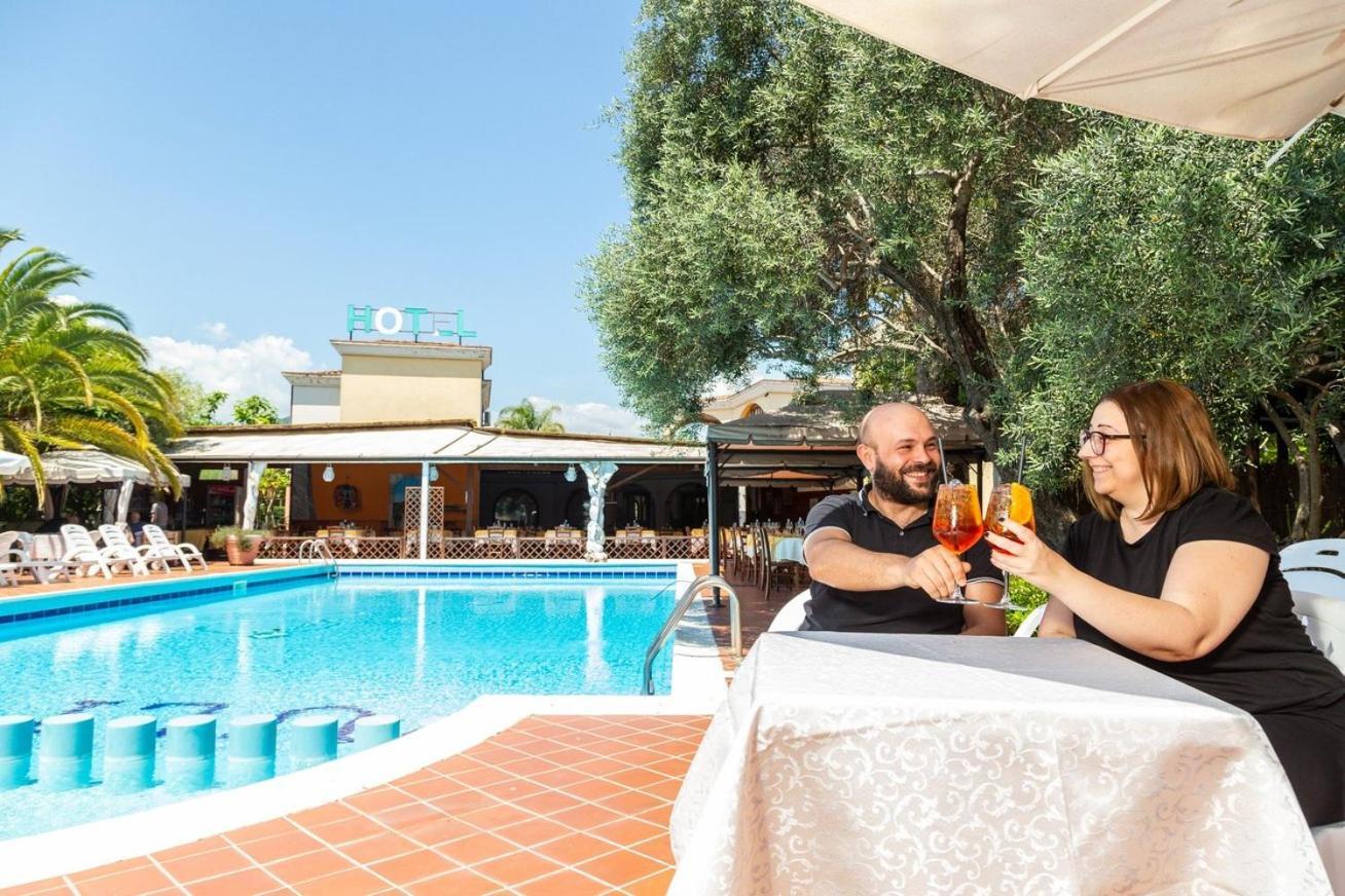 Hotel L'Ulivo Girasole Ngoại thất bức ảnh