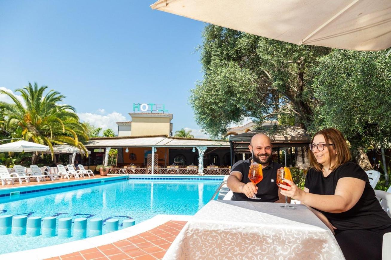 Hotel L'Ulivo Girasole Ngoại thất bức ảnh